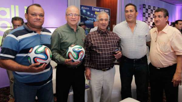 Diunsa presenta el balón oficial del Mundial 2014