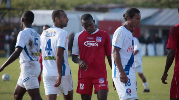Necaxa deja con vida al Olimpia