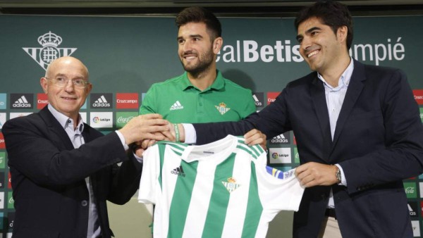 ¡Bombazos! Dan por hecho el primer fichaje del Barça; comunicado oficial del Real Madrid sobre Neymar