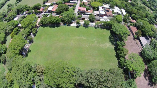 Los feos y raros estadios en El Salvador, Nicaragua y Guatemala