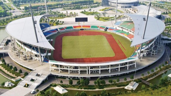 China quiere albergar un Mundial: Los estadios de otro mundo con los que meten presión