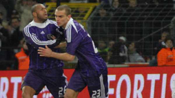 Muma titular en goleada del Anderlecht