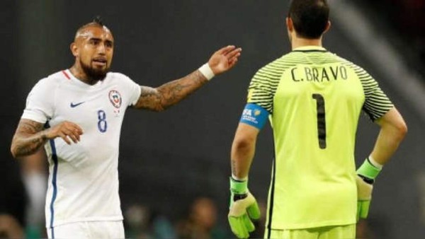 Polémica: Arturo Vidal revela todo y acusa a la mujer de Claudio Bravo de ser una mujer 'chivata'
