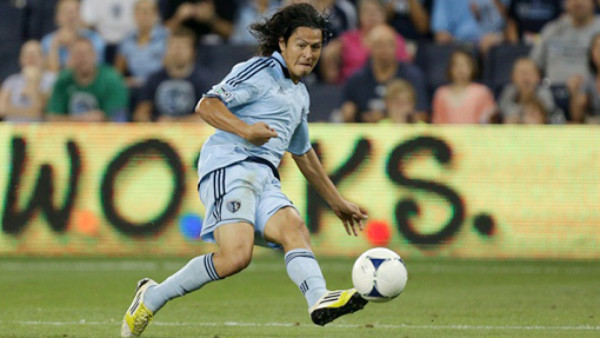 ¡Roger Espinoza se lesiona con Kansas!