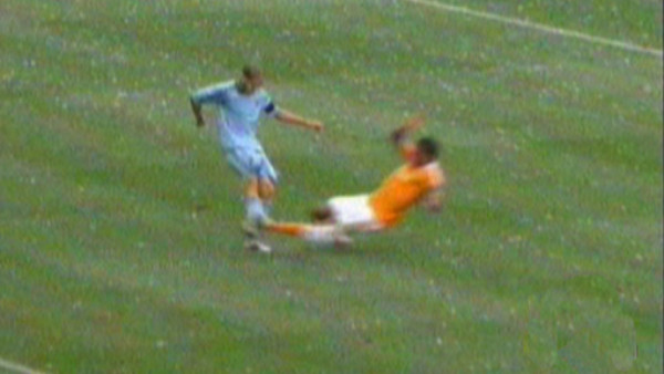 Costly, expulsado por violenta barrida