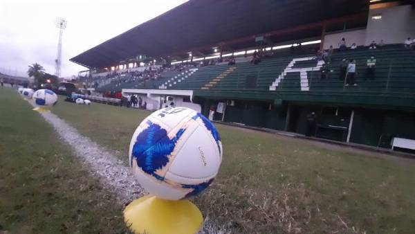 ¡Vida aplasta al Real Sociedad en el estadio Ceibeño con una hat-trick del brasileño Patryck Ferreira!