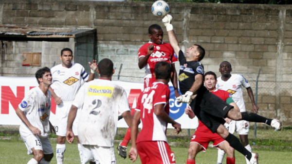 Vida le quitó el invicto al Necaxa