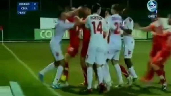 La dura patada a un rival...una semana después fueron compañeros
