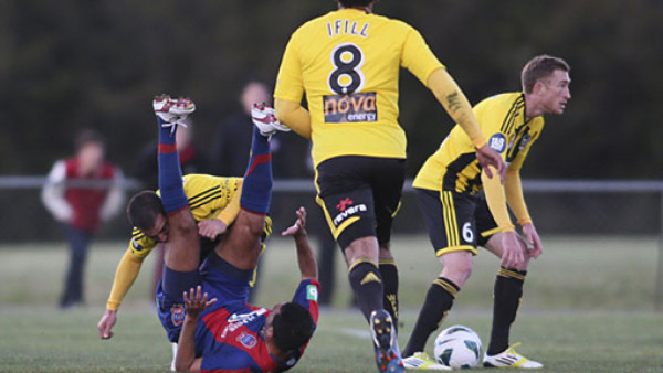 En batalla campal termina juego amistoso