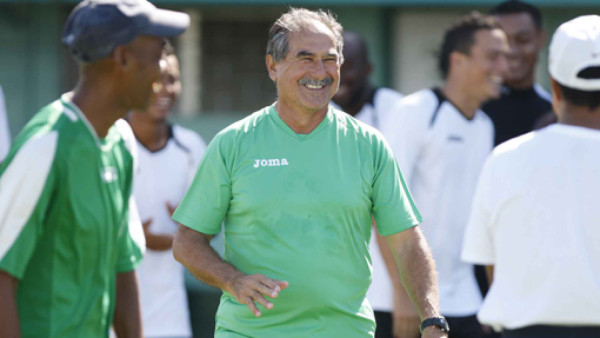 Alberto Romero dio marcha atrás y continuará con Platense