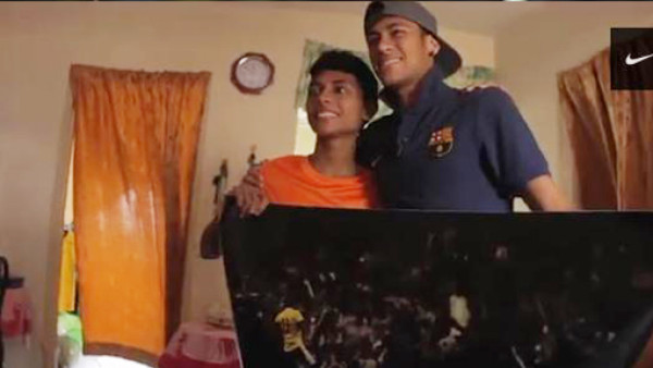 VIDEO: Neymar hace realidad el sueño de su mayor fan