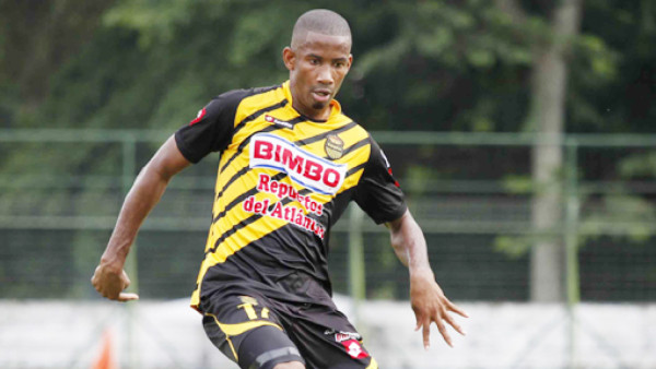 Marathón está interesado en el delantero Allan Lalín