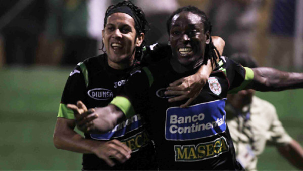 Marathón sufre, pero remonta al Deportes Savio