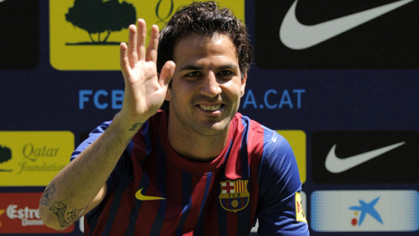 Fábregas firmó por 5 años con el Barcelona