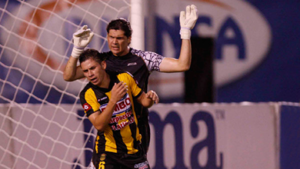 Canales recibe su castigo por agresión a Puerto