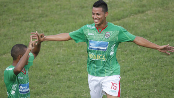 El Marathón se afianza en la cima