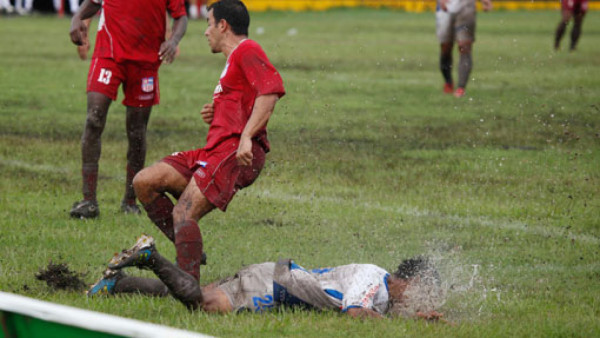 Una 'potra' de lodo se jugó en Choluteca