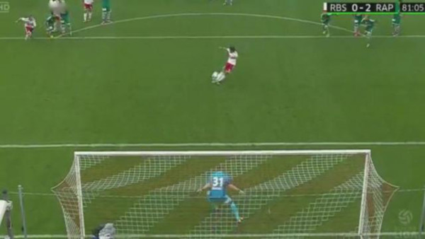 Jonathan Soriano, protagoniza el peor penal de la historia