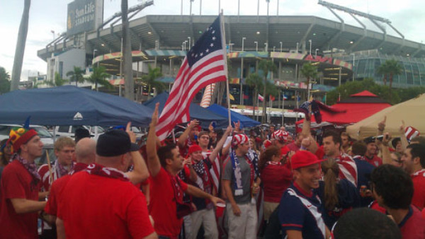 Ambiente catracho en el Sun Life de Miami
