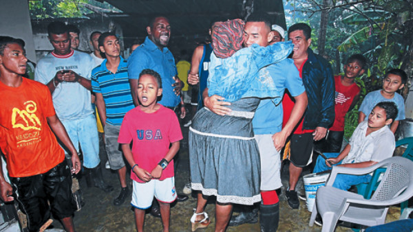 Tulián recibió como rey a Carlos Will