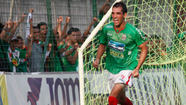 Marathón golea a Necaxa y sigue invicto