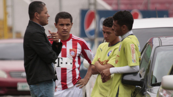 Wilmer Velásquez llega al Olimpia y da sus consejos
