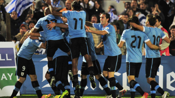 Suárez mete cuatro goles y Uruguay humilló a Chile