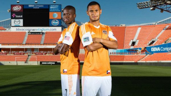 Alexander López ya viste la 10 del Houston Dynamo
