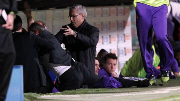 Técnico que agredió a su propio jugador en Italia pide perdón