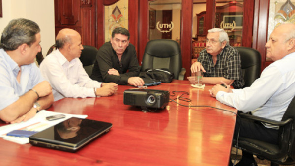 Luis Suárez presenta plan de trabajo a la Liga Nacional