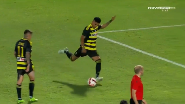 Desde el costado derecho, Luis Palma convirtió un golazo de tiro libre.