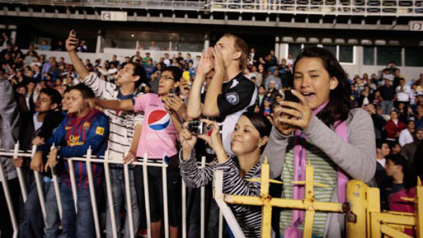 Beckham enloquece a fans en Honduras