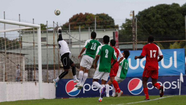 Necaxa deja en estado crítico a Platense