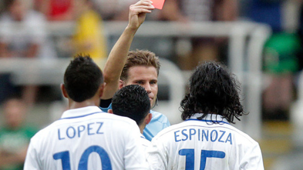 Roger Espinoza y Crisanto no pueden jugar contra Cuba