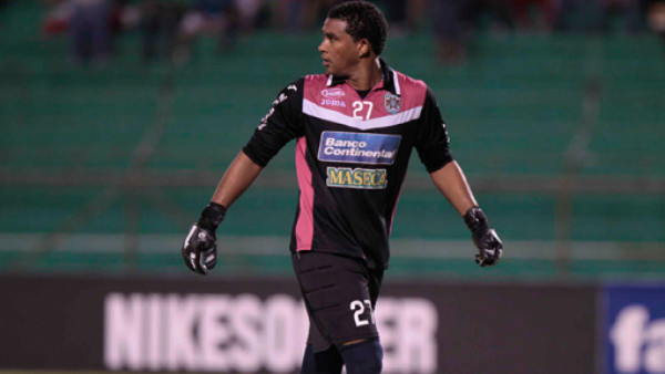 Técnico del Caledonia pone sus ojos en José Mendoza