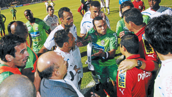 Yankel explota contra Benigno Pineda