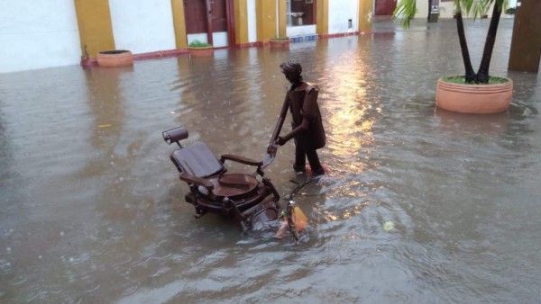 La tormenta Iota golpea a Colombia; Cartagena de Indias, bajo el agua