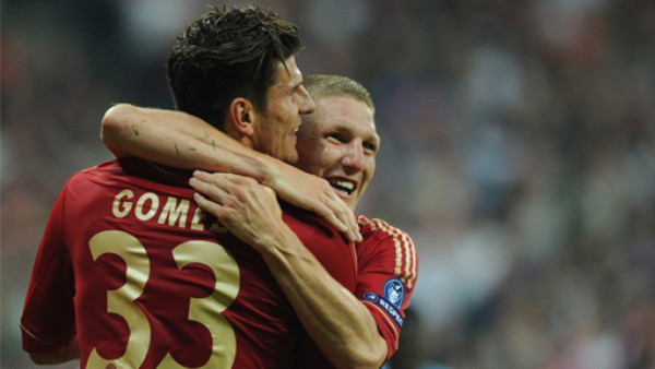 Manchester United y City sufren en la Champions