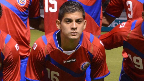 Se complica el permiso de trabajo de Cristian Gamboa en Inglaterra