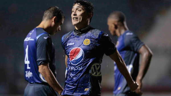 Deportes Savio derrota a Motagua en final polémico