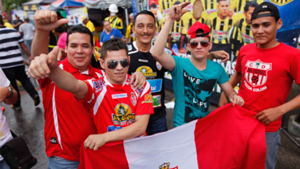 La fiesta comenzó muy temprano en el Morazán