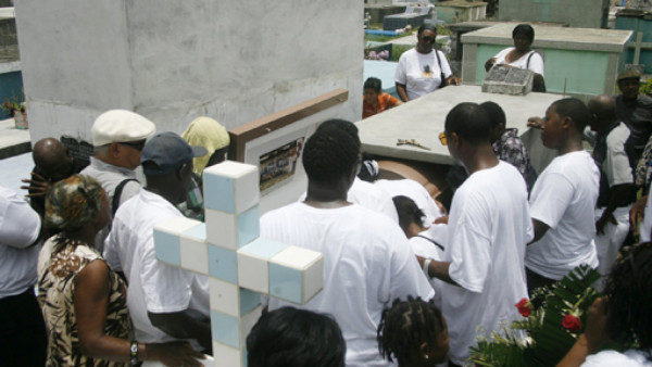 Sepultan a Salvador 'Pichini' Bernárdez.