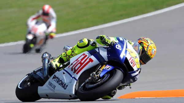 Rossi no llega bien a Indianápolis