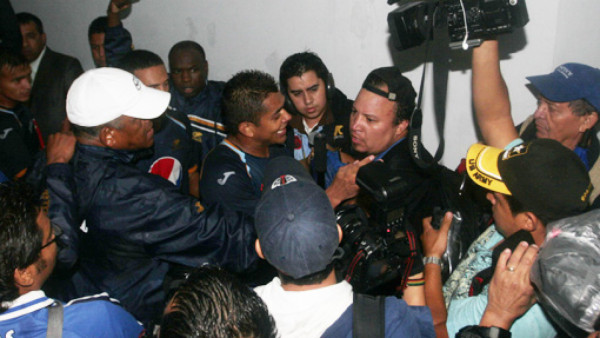 Amado: 'Me vale p... yo te pago esa cámara dos veces'