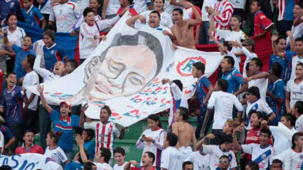 La afición le demuestra su amor a Wilmer