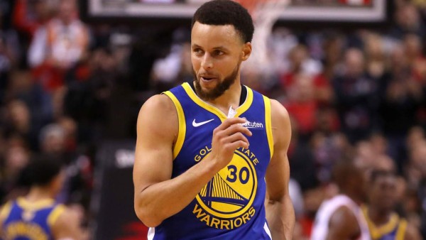 Desde una gasolinera hasta un bar: ¿Qué compraron con su primer sueldo estos deportistas?