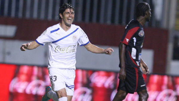 Olimpia vence al Atlético Choloma con polémica