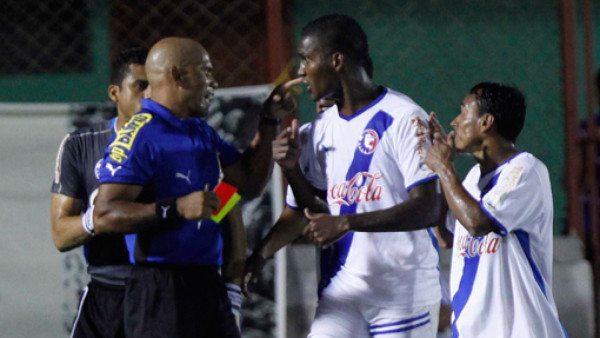 Jhonny Palacios, expulsado por llamar 'Hijo de p...' al árbitro
