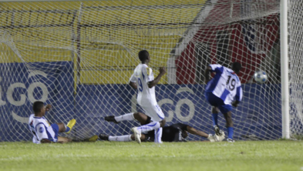 Carlinho rescata el empate para Olimpia
