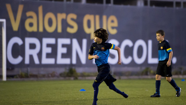 Gabriel Muniz, niño brasileño sin pies, cumple su sueño.